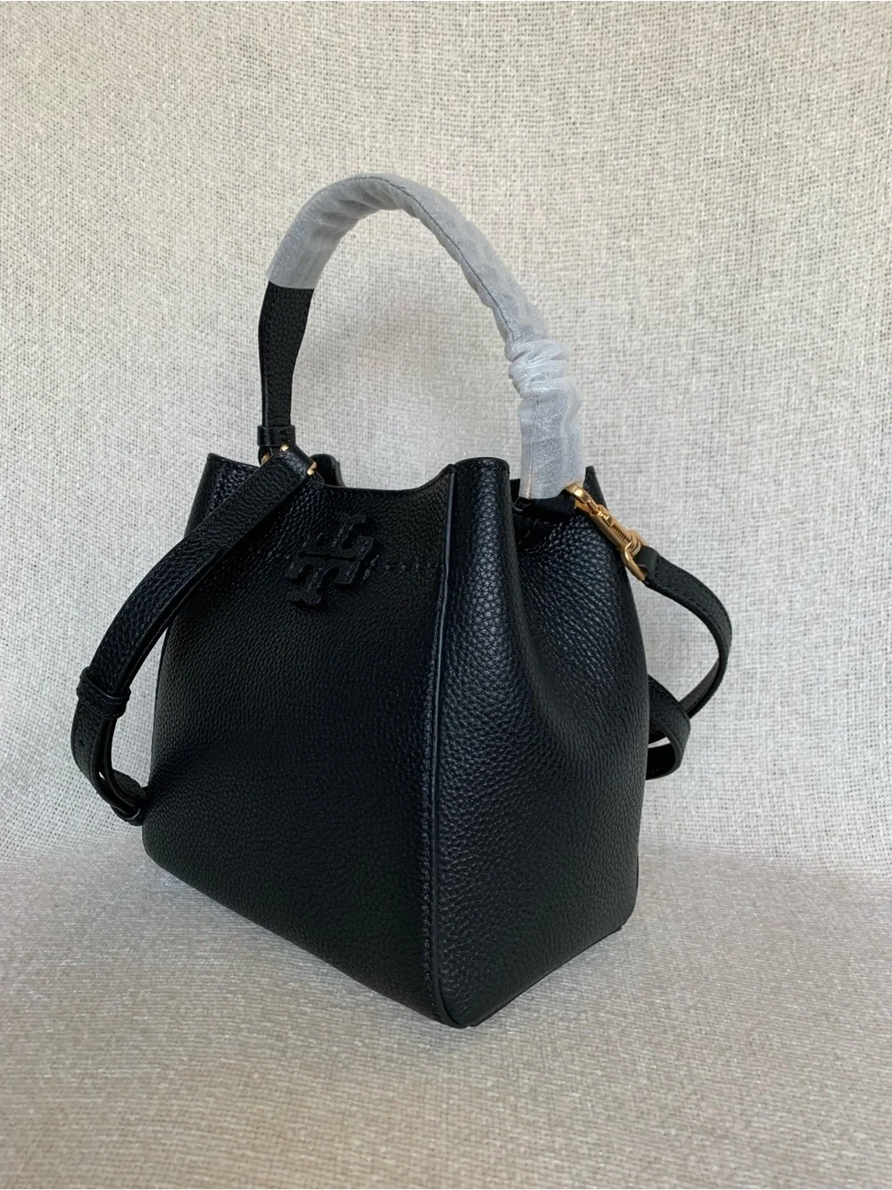 Tory Burch Mcgraw Black Pebbled Leather Small Bucket Tote Bag + Bi-fold Wallet